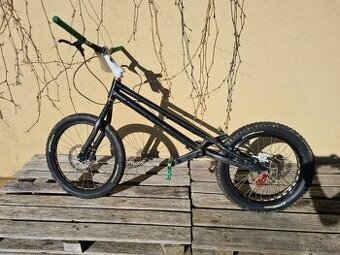 Cyklotrialovy bicykel