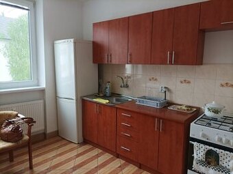 V centre B. Bystrice 2 izbový tehlový byt