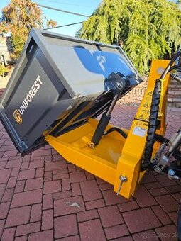 Hydraulicky vyklápateľný transportný box