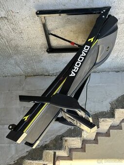 Bezecky pas Diadora Edge 2.4