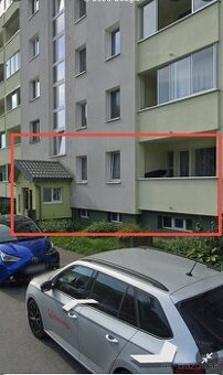 Na predaj: Priestranný 4-izbový byt s balkónom a pivnicami –