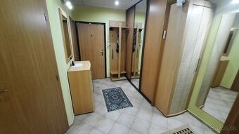 Na predaj 3-izbový byt - 1