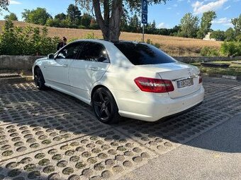 Predám Mercedes Benz w212 350 AMG PACKET
