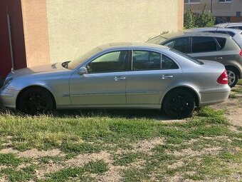 Mercedes E280