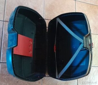 Predam 2ks Givi kufre staršie no poctivý plast obidva rovnak