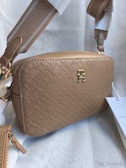 Hnedá crossbody kabelka zn. Tommy Hilfiger