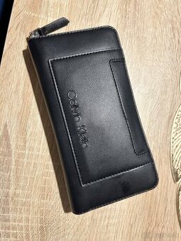 Sperky, kabelky, penazenky a mikiny znackove na predaj