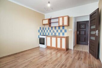 1-izbový byt blízko stanice, Nové Zámky – 35,87m2