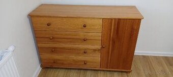 Predám komodu s masívu, borovica.
