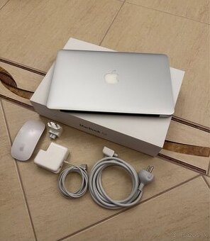 Apple MacBook Air 11- palcový TOP stav