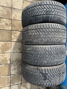 235/45 R18 Dunlop Zimne