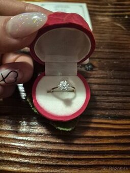 ZASNUBNY PRSTEN S BRILIANTOM