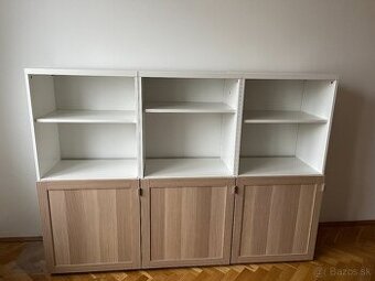 3-dielna skrinka s poličkami