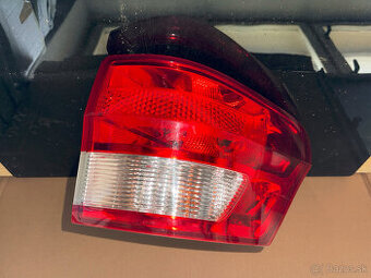 Jeep Grand Cherokee 2010 - 2014 pravé zadné svetlo