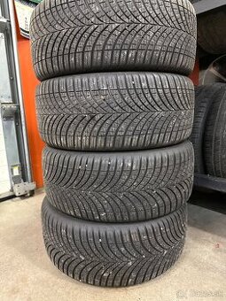 225/40 r18
