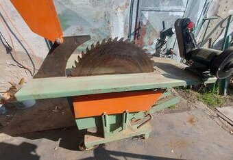 fabricky cirkular, cirkularka, kotucova pila na drevo