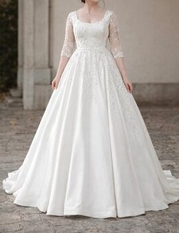 Elegantné svadobné šaty so zdobeným živôtikom