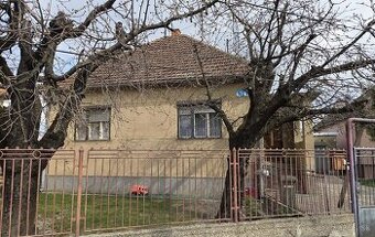 Ponúkame na predaj rodinný dom v Komárne