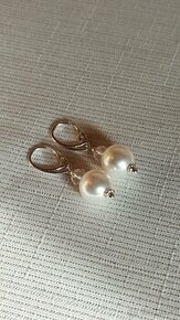 Strieborné náušnice s perlami od Swarovski