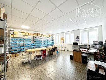 Krásna väčšia kancelária v centre 36 m2, Holíč - Nám. Mieru
