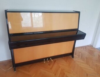 Klavír na predaj, značka PETROF