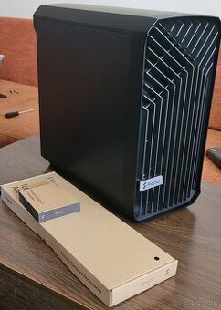 PC skrinka Fractal Design Torrent Compact Black Solid
