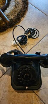 Starozitny telefon