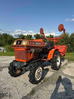 japonský malotraktor KUBOTA B-10 s rotavátorom.