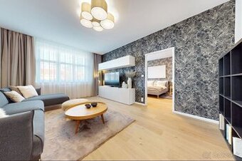Elegantný, zrekonštruovaný veľkometrážny byt v centre Bratis