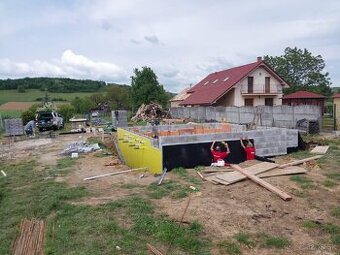 Hľadáme murárov, tesárov a pomocných stavebných robotníkov