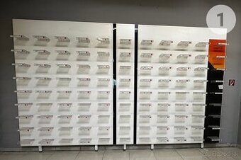 Sada stojanov do predajne so športovými potrebami - 1