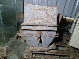 Kladivkový šrotovník / drvič - 1