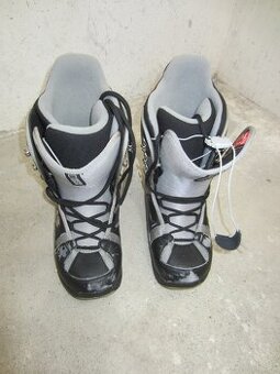 Darujem snowboardové topánky Burton veľkost EUR 42