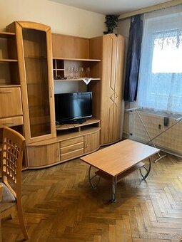 Prenájom zariadená garsónka s balkónom, Tekovská ul. Levice