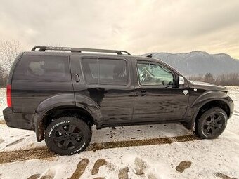 NISSAN PATHFINDER 4x4 7miestna verzia
