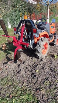 Predám pluh obracák za malotraktor.