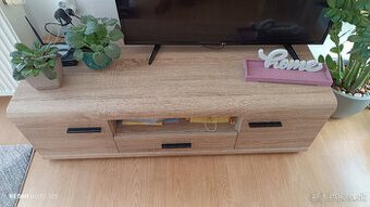Tv stolík do obývačky