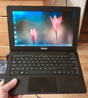 Asus X200M