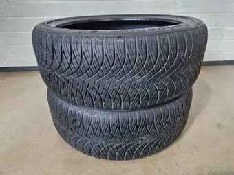 Predam celoročne pneu.225/40R19 93W