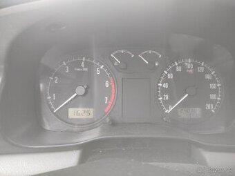 Skoda Octavia Sedan 1.6 benzin