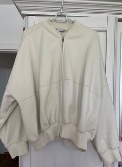 Teplakova Bomber mikina Zara