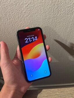 iPhone 11 64 GB – Čierny – Výborný stav