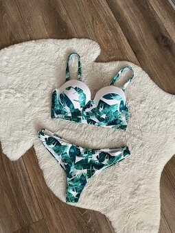 Plavky/bikini s tropickým vzorom