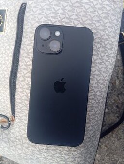 iPhone 15 – krásavec bez škrabanca, len s jedným „EX“ problé