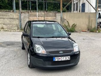 FORD FIESTA 1.3i Futura