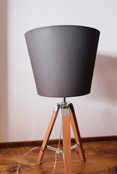 Stojaca lampa