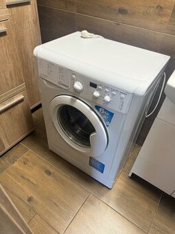 Pračka INDESIT 6kg A+