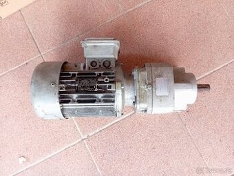 Predám motor s prevodovkou