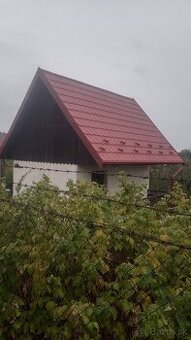 Klampiarske, pokrývačské a tesárske práce.