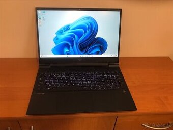 HP Victus 16 RTX 3060,RAM 16 gb ddr5 4800mhz.
